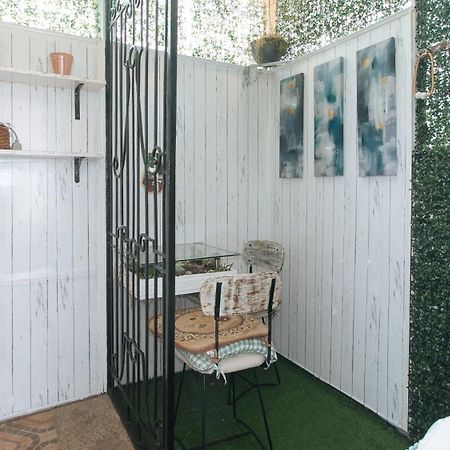 Nearest Hostel Pasay City By Reddoorz Ngoại thất bức ảnh