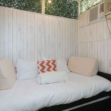Nearest Hostel Pasay City By Reddoorz Ngoại thất bức ảnh