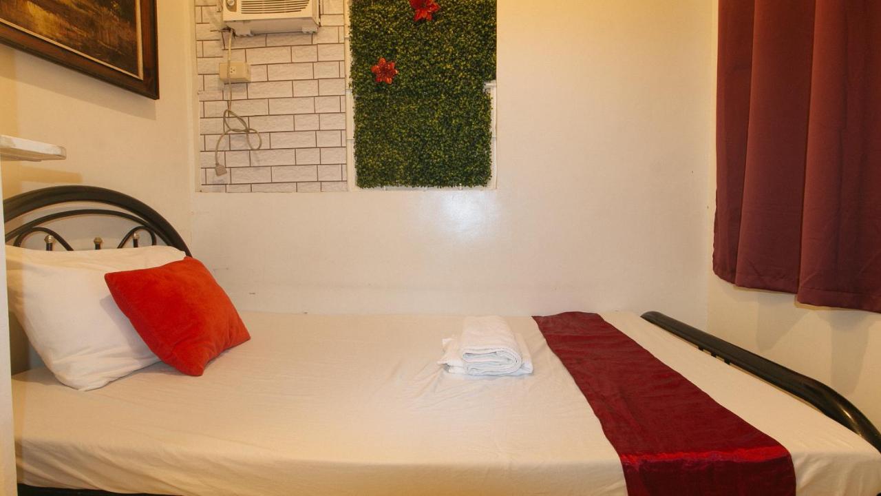 Nearest Hostel Pasay City By Reddoorz Ngoại thất bức ảnh