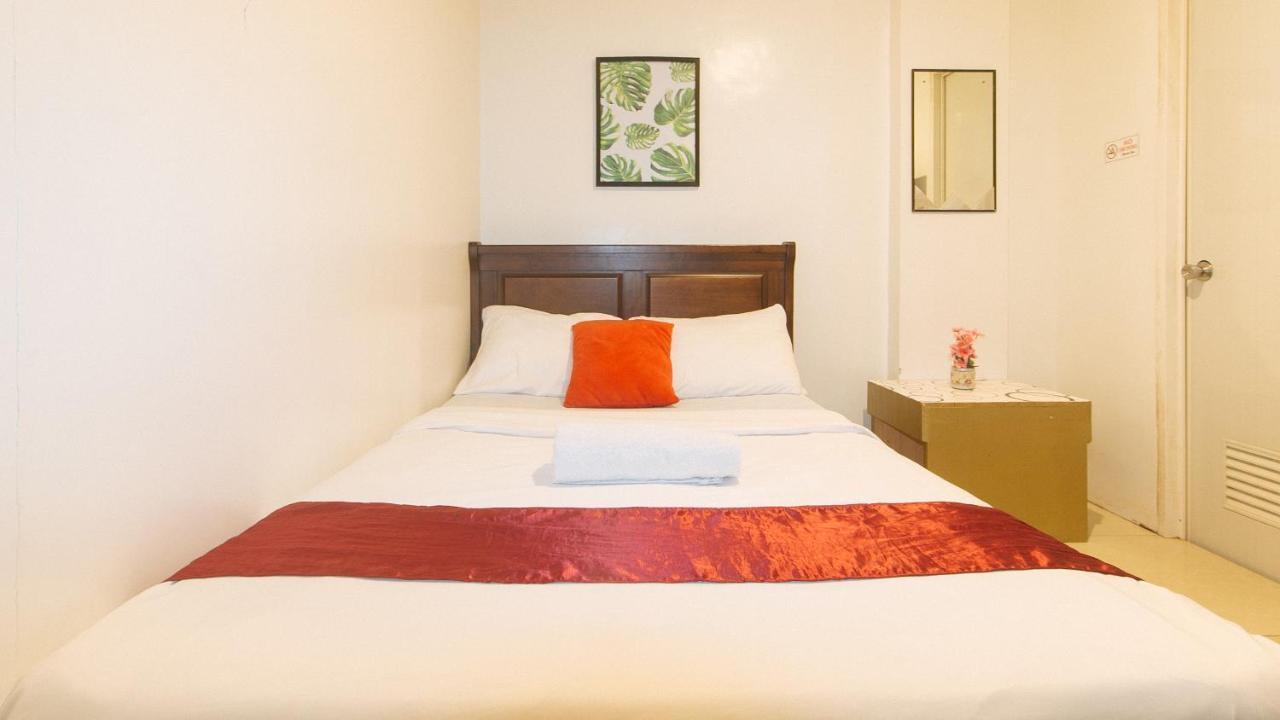 Nearest Hostel Pasay City By Reddoorz Ngoại thất bức ảnh