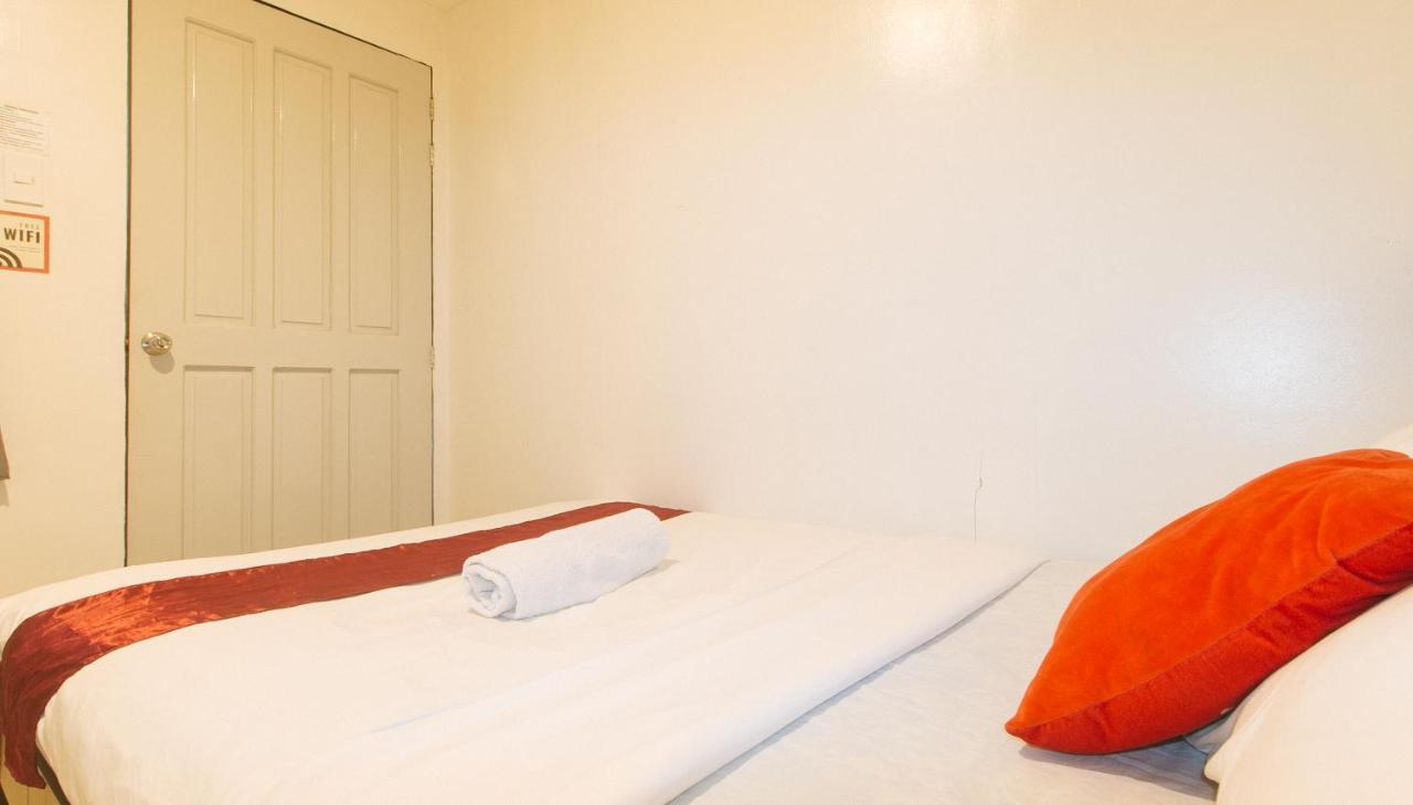 Nearest Hostel Pasay City By Reddoorz Ngoại thất bức ảnh