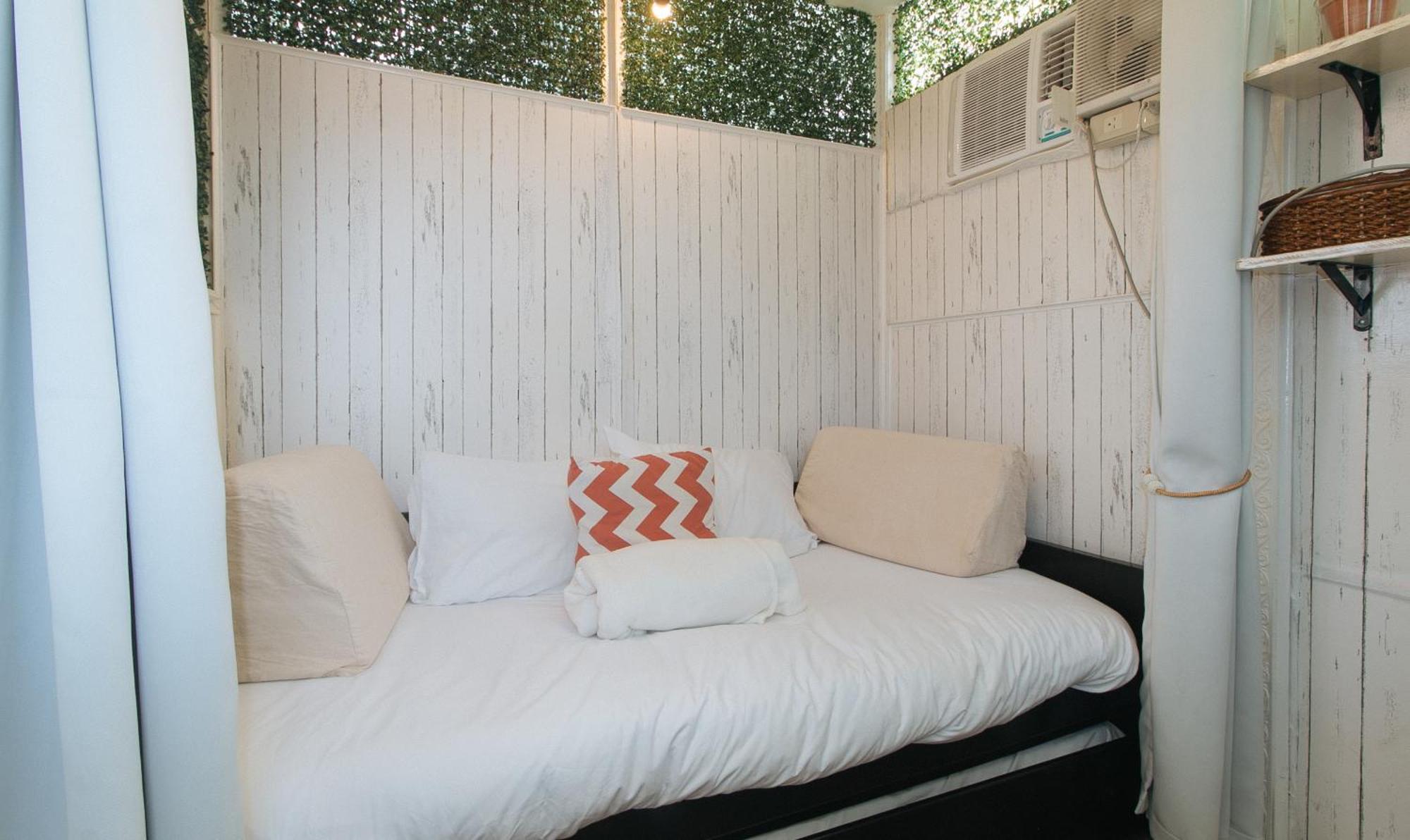 Nearest Hostel Pasay City By Reddoorz Ngoại thất bức ảnh